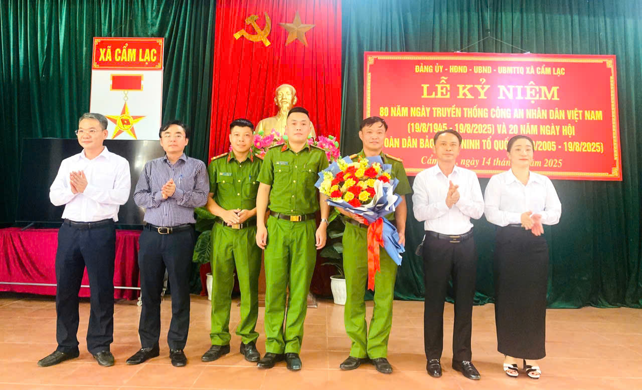 Xã Cẩm Lạc kỷ niệm 80 năm ngày truyền thống Công an nhân dân Việt Nam và 20 năm ngày hội toàn dân bảo vệ an ninh Tổ quốc