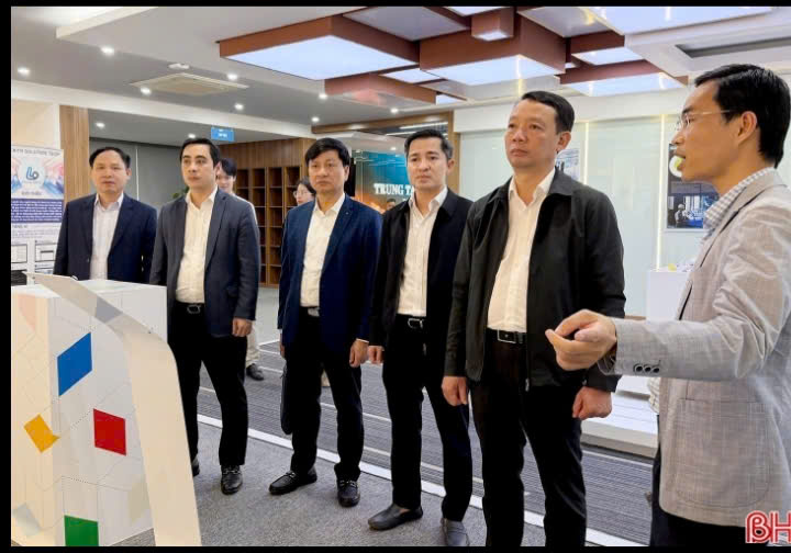 Hà Tĩnh và Trung tâm đổi mới sáng tạo quốc gia thống nhất nhiều nội dung hợp tác quan trọng.