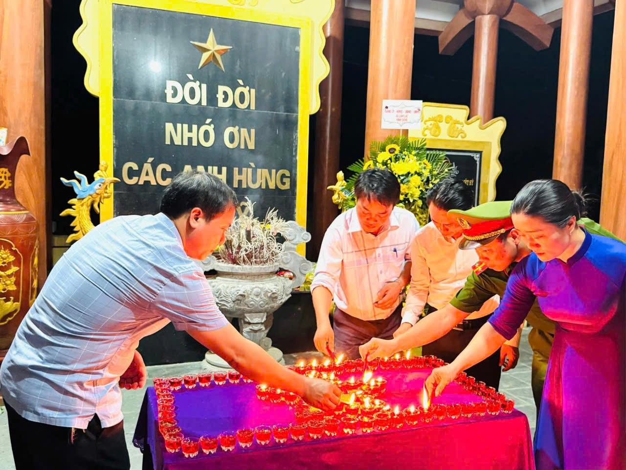 Xã Cẩm Lạc thắp nến tri ân các Anh hùng Liệt sỹ