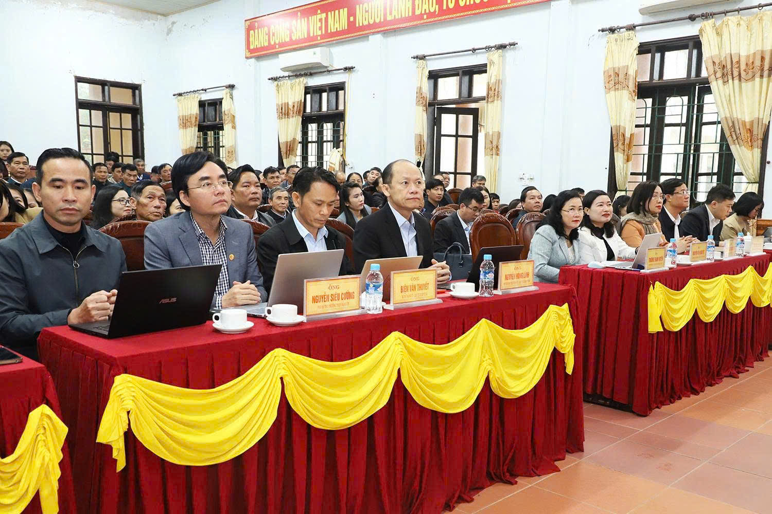 gen-h-2 z7606122221487_0db79f12f07c36e4076662af6ae2d664.jpg