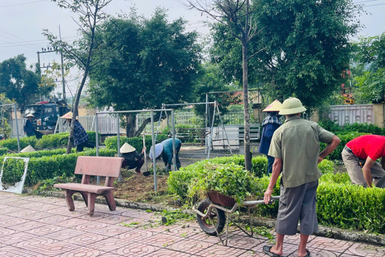Cẩm Lạc: Các thôn ra quân vệ sinh môi trường, xây dựng khu dân cư sáng - xanh - sạch - đẹp 