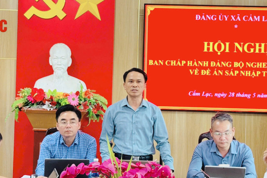 Cẩm Lạc tổ chức lấy ý kiến Ban Chấp hành Đảng bộ về dự thảo đề án phương án sắp xếp, sáp nhập thôn 