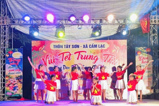 Rộn ràng lễ hội tết trung thu trên quê hương Cẩm Lạc