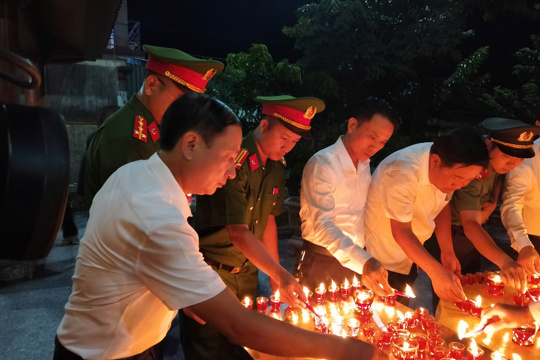 Xã Cẩm Lạc thắp nến tri ân  - Đời đời ghi nhớ công ơn các Anh hùng Liệt sĩ