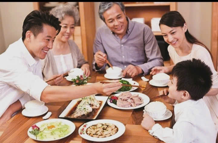 Về việc triển khai cuộc thi viết với chủ đề “Bữa cơm gia đình ấm áp yêu thương” - hoạt động kỷ niệm 25 năm Ngày Gia đình Việt Nam